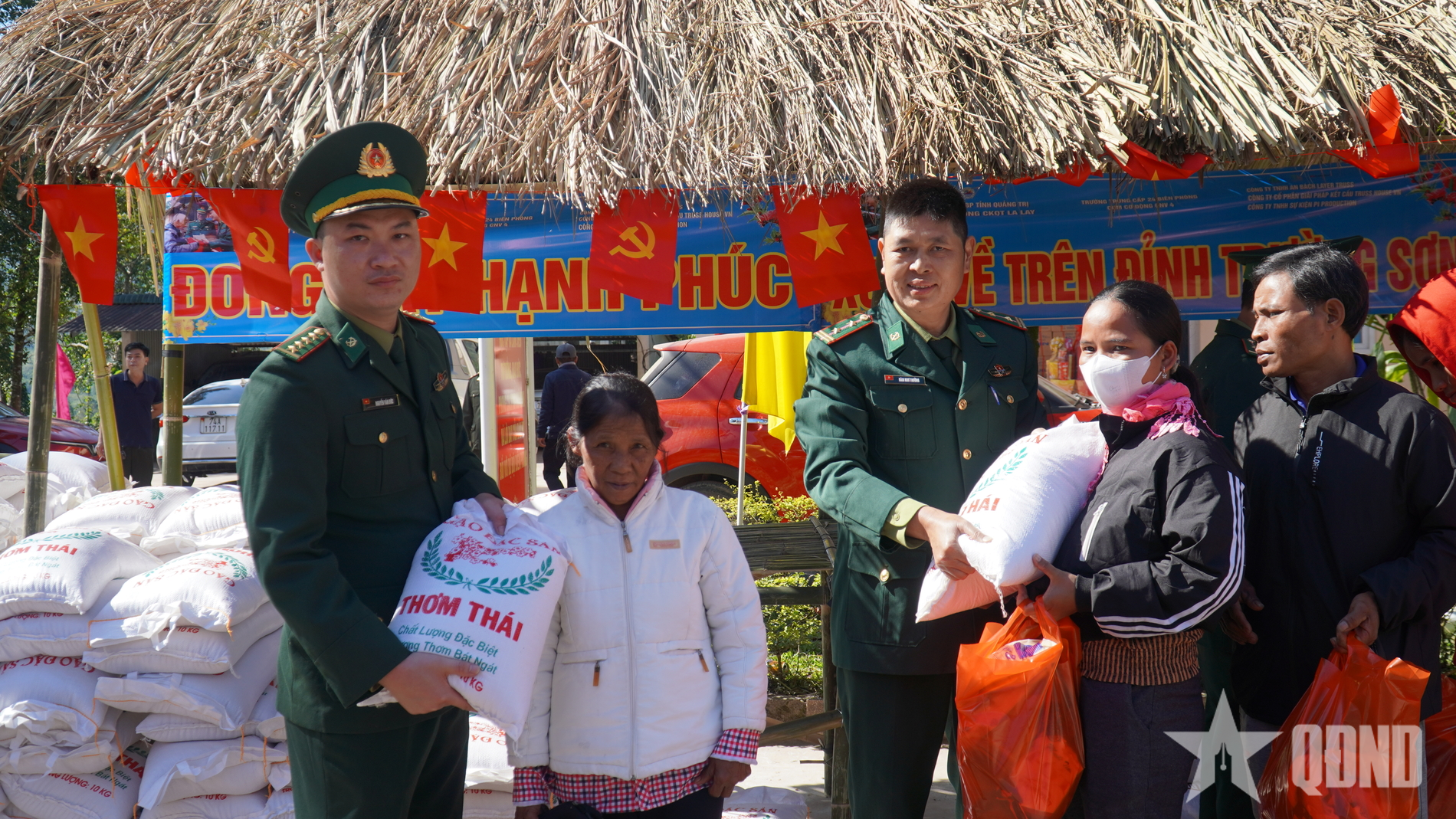 “Xuân Biên phòng ấm lòng dân bản” tại Quảng Trị